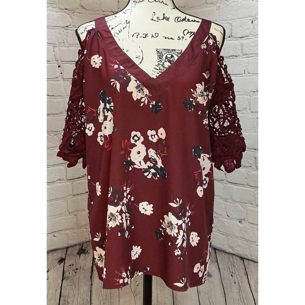 Women's Burgundy Floral V-Neck Cold Shoulder Top (Size XL)